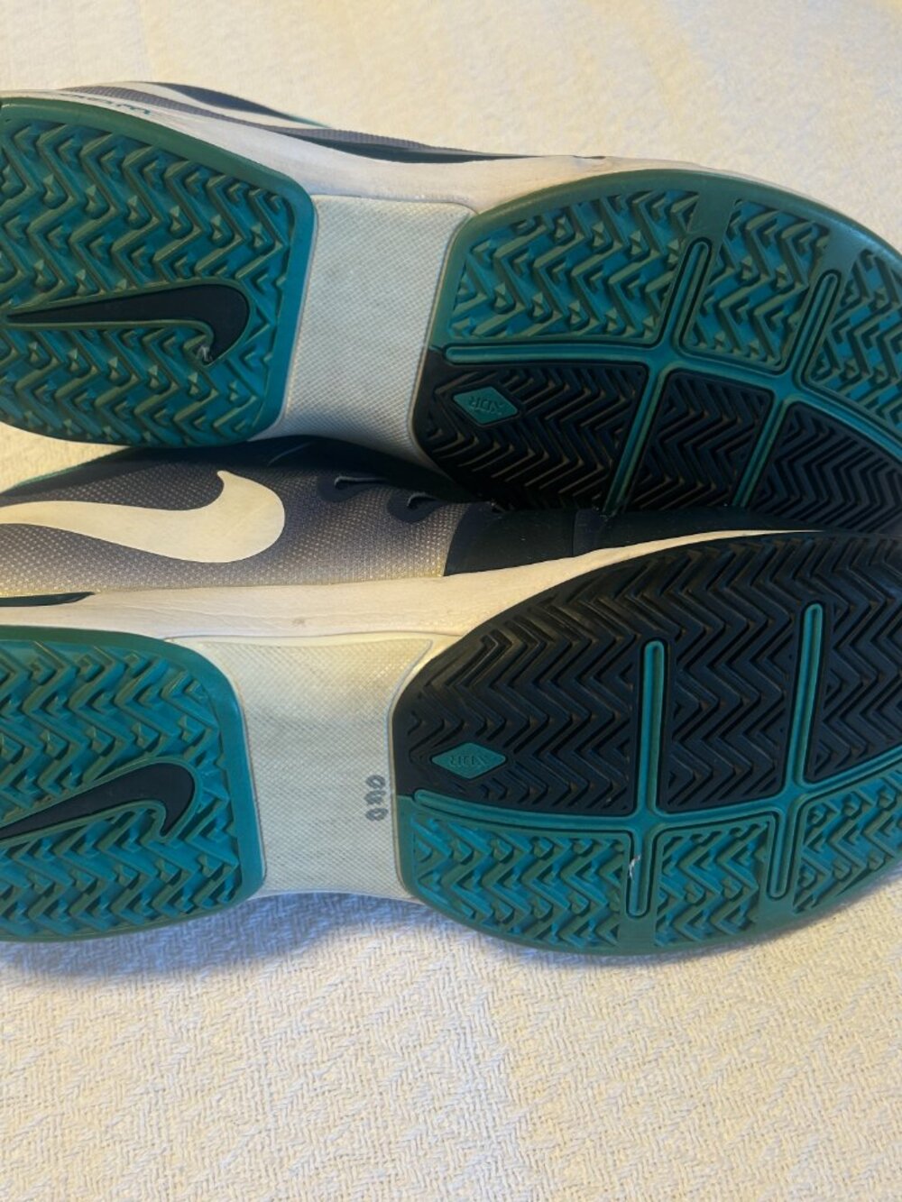 Nike Women's Size 11 Athletic Shoes - Picture 5 of 8